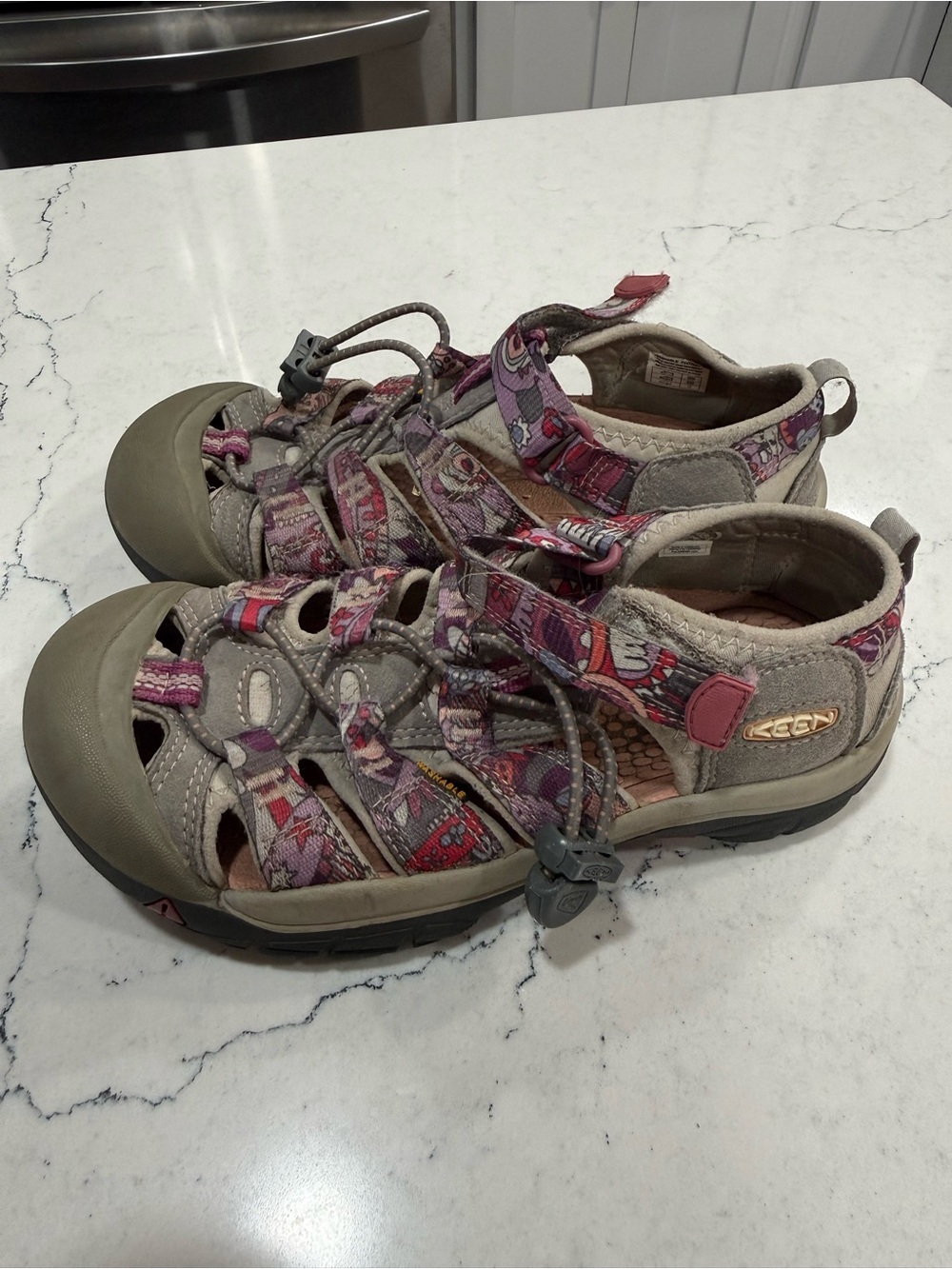 KEEN Newport H2 Kids Closed-Toe Strappy Sandals Bungee Gray/Purple US 2